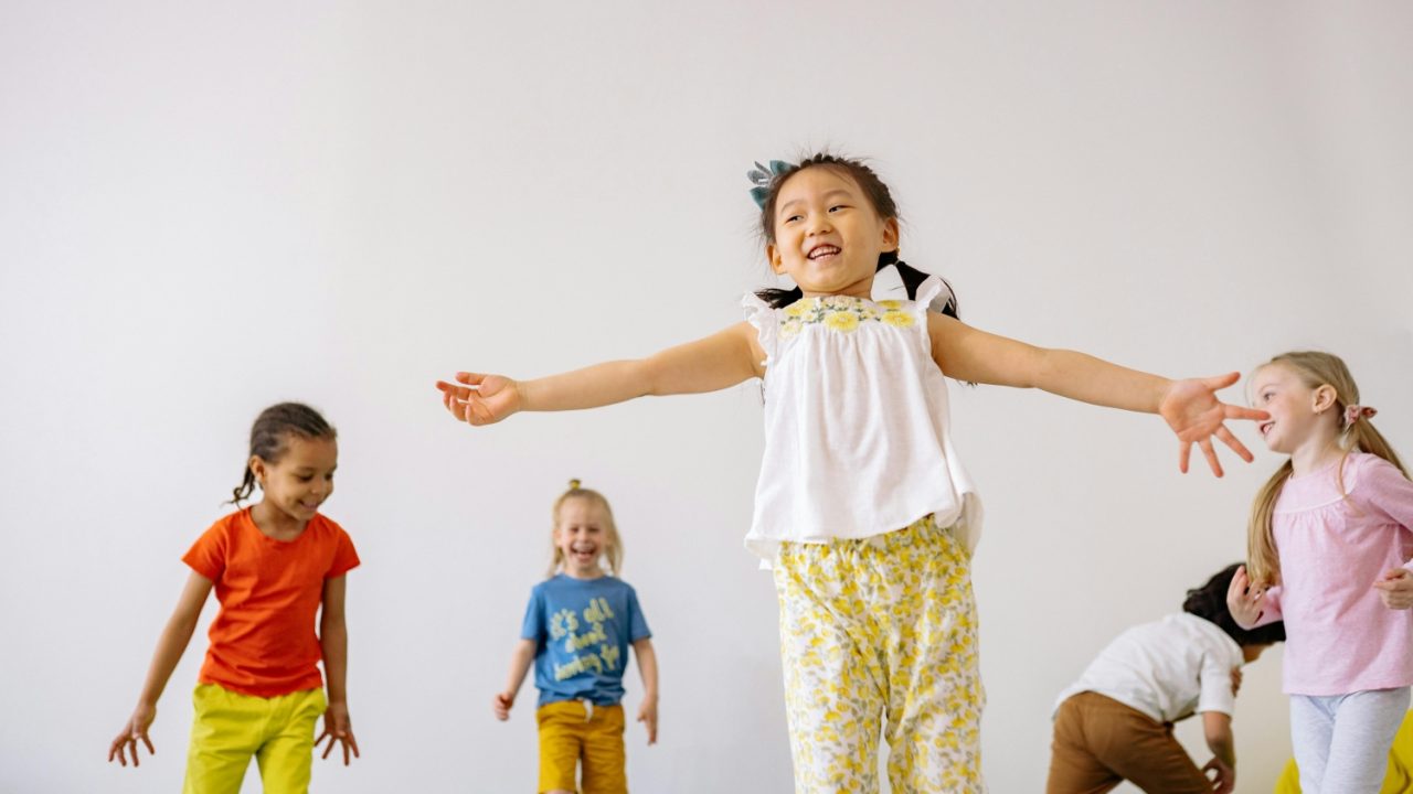 Benefits of Singing and Dancing Classes for 4-Year-Olds