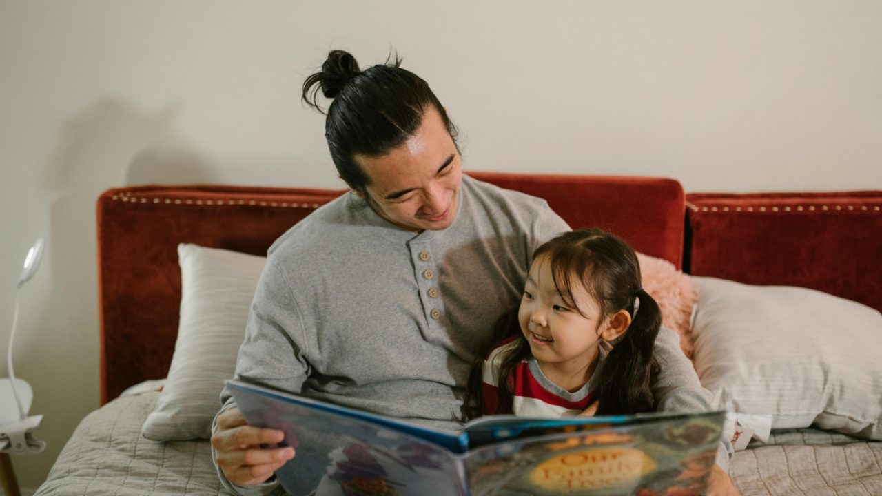 4 Easy Kindergarten Reading Activities You Can Try at Home